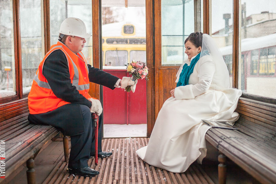 Музей троллейбусов и трамваев в Нижнем Новгороде, станет прекрасным местом для нетривиальной фотосесси на свадьбу
